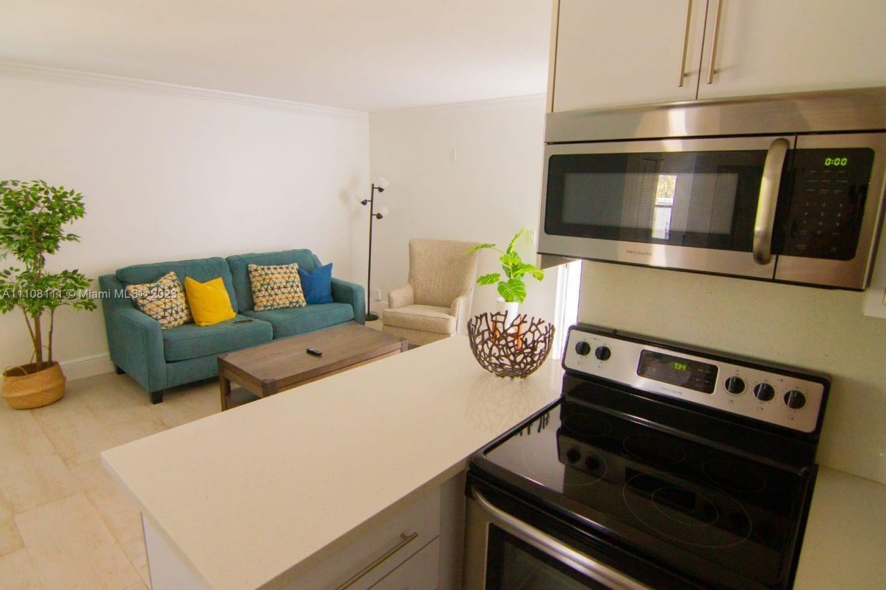 753 Michigan, Unit 3A, Miami Beach, FL 33139 Photo