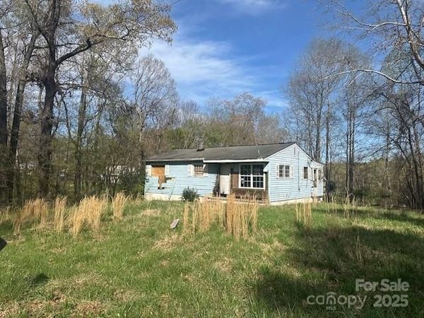 1125 Hillcrest Drive, Thomasville, NC 27360