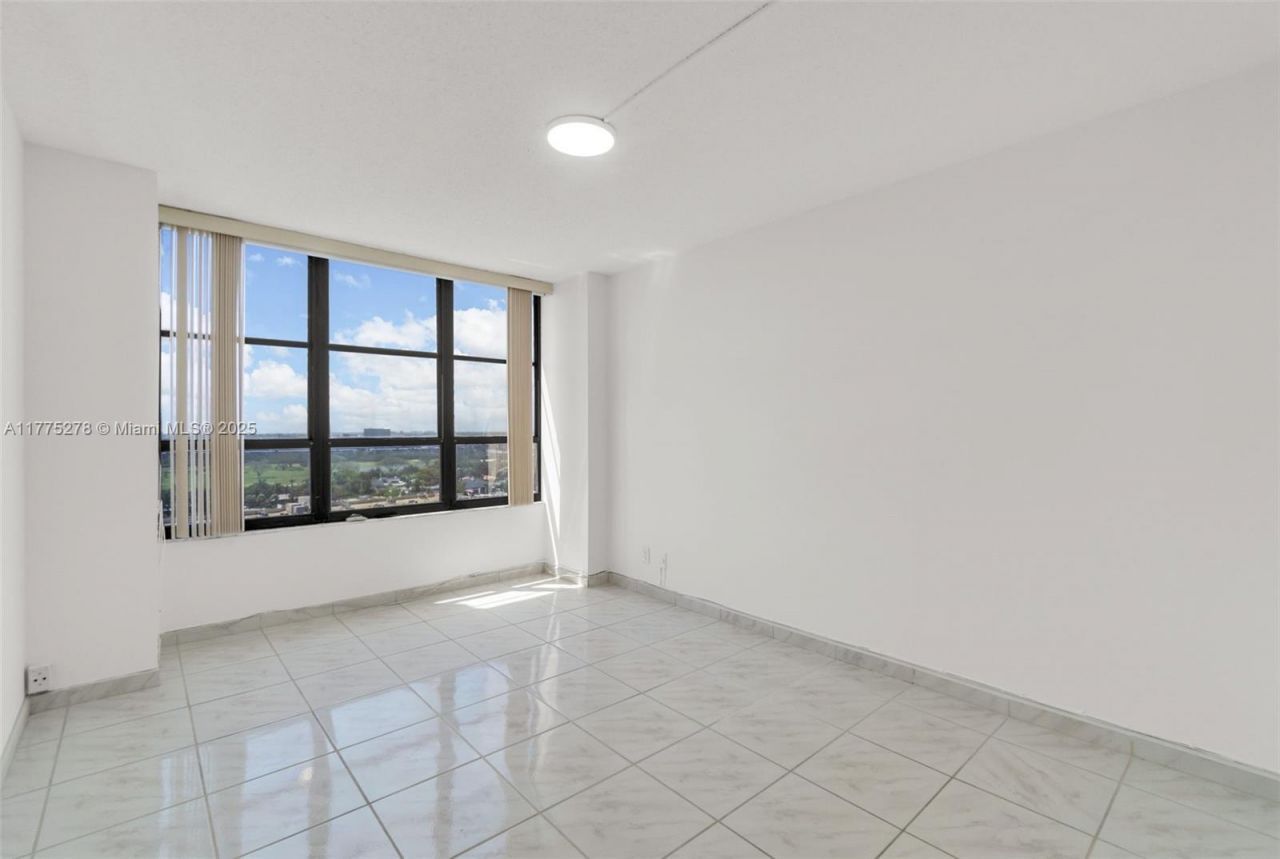 600 Three Islands Blvd, Unit 1207, Hallandale Beach, FL 33009 Photo