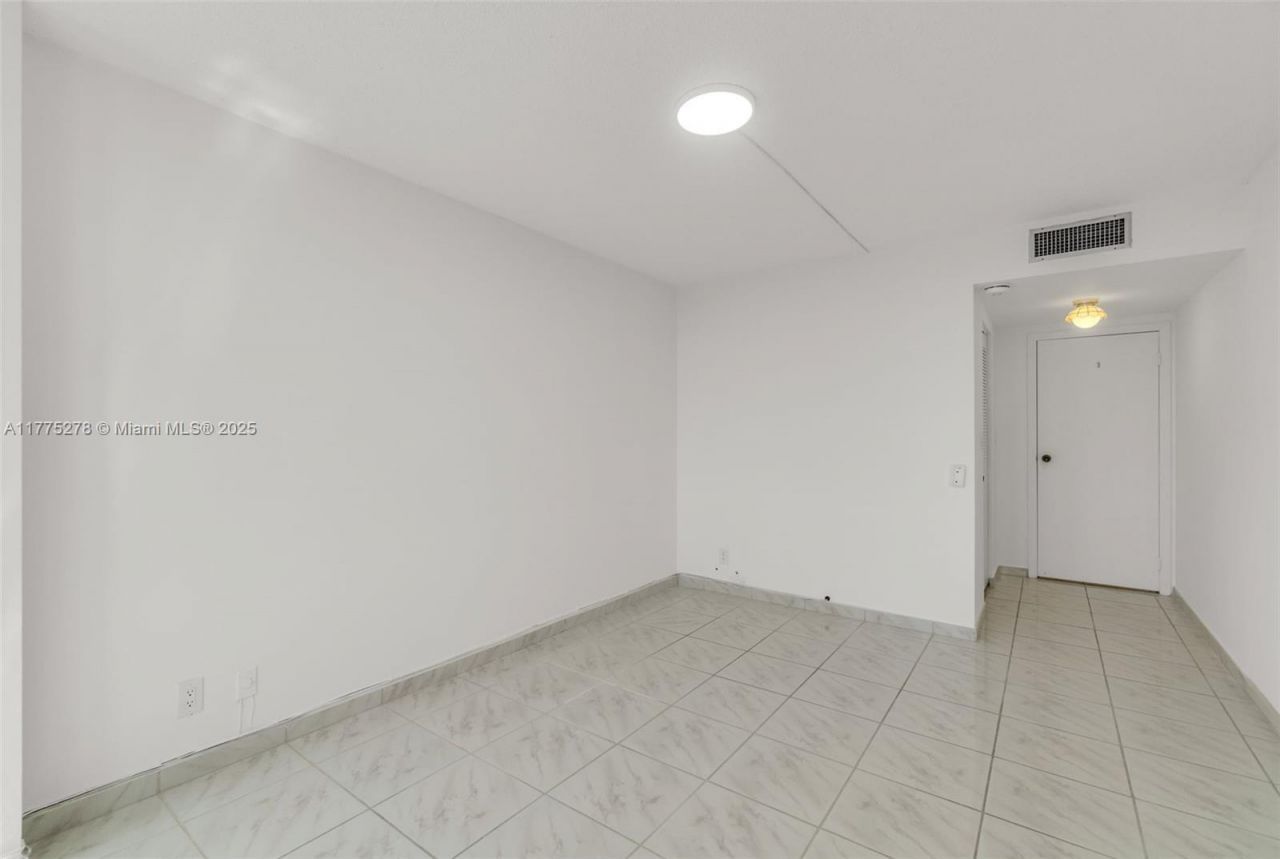600 Three Islands Blvd, Unit 1207, Hallandale Beach, FL 33009 Photo