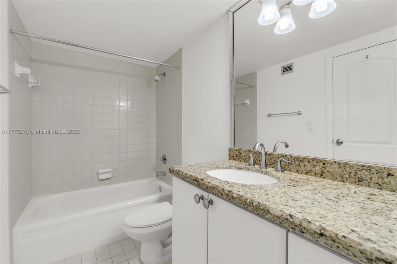 600 Three Islands Blvd, Unit 1207, Hallandale Beach, FL 33009 Photo