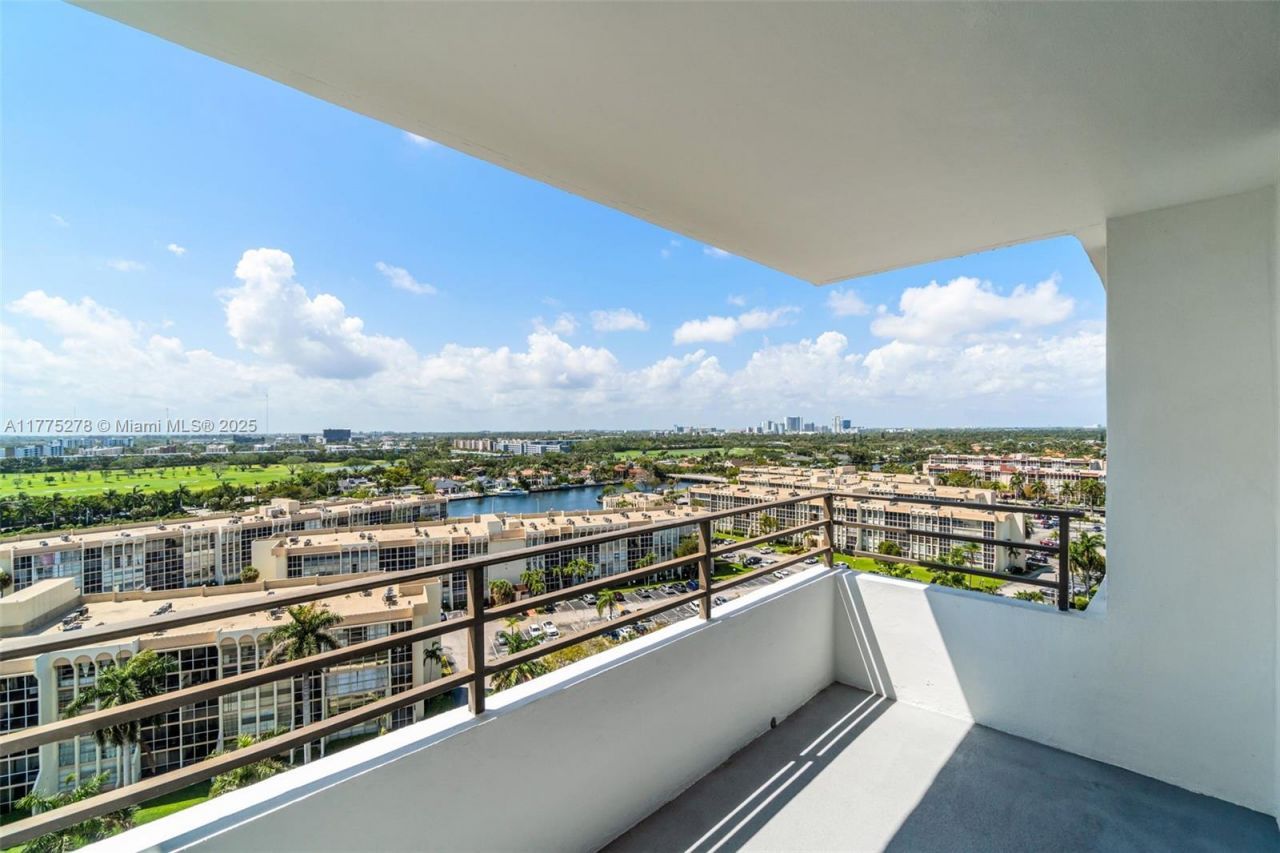 600 Three Islands Blvd, Unit 1207, Hallandale Beach, FL 33009 Photo
