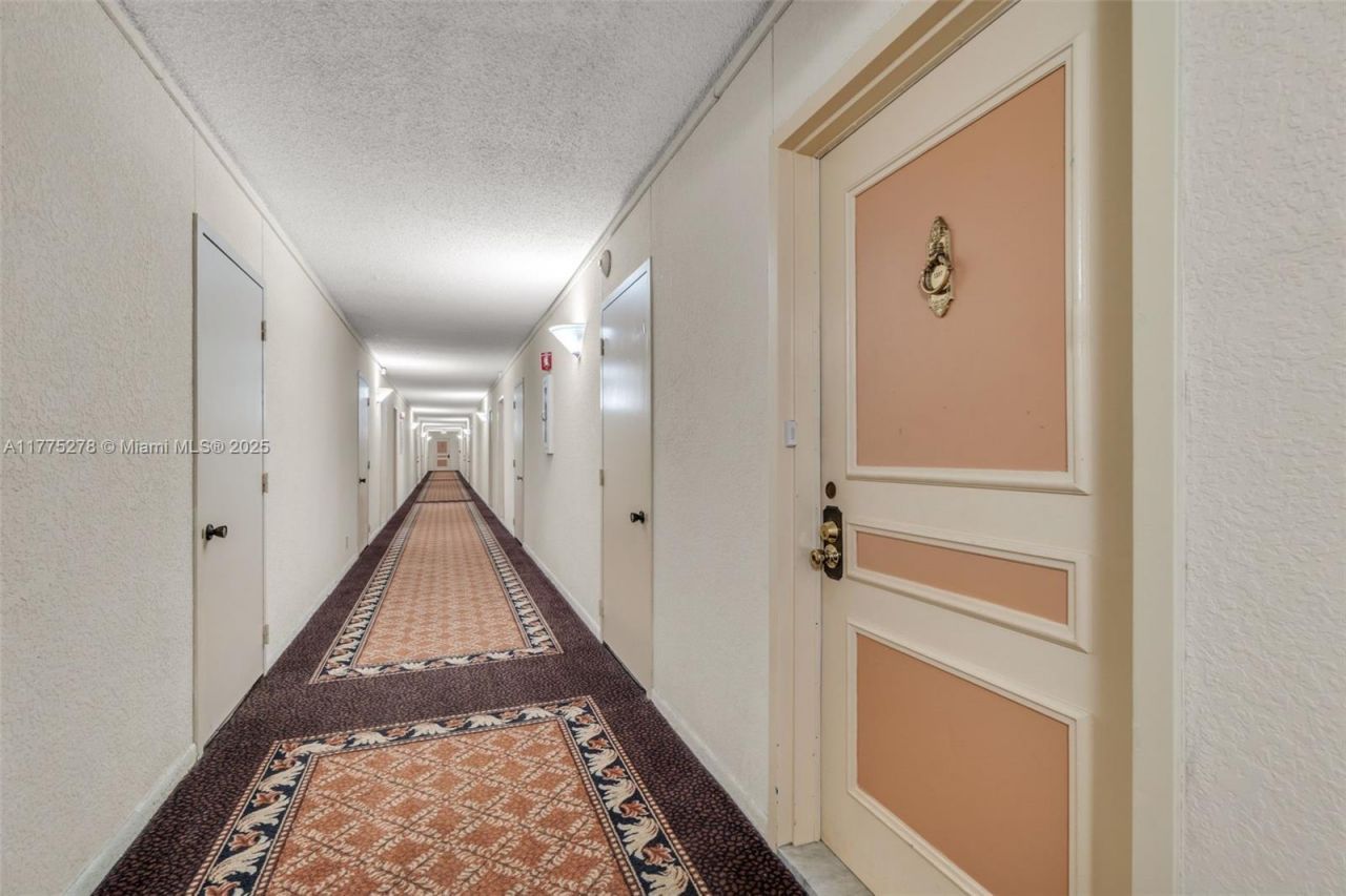 600 Three Islands Blvd, Unit 1207, Hallandale Beach, FL 33009 Photo