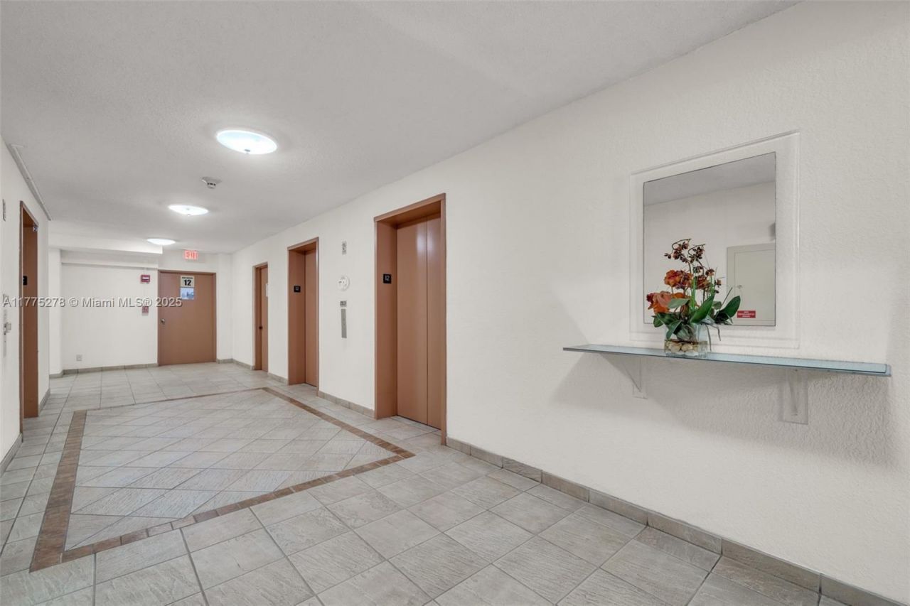 600 Three Islands Blvd, Unit 1207, Hallandale Beach, FL 33009 Photo