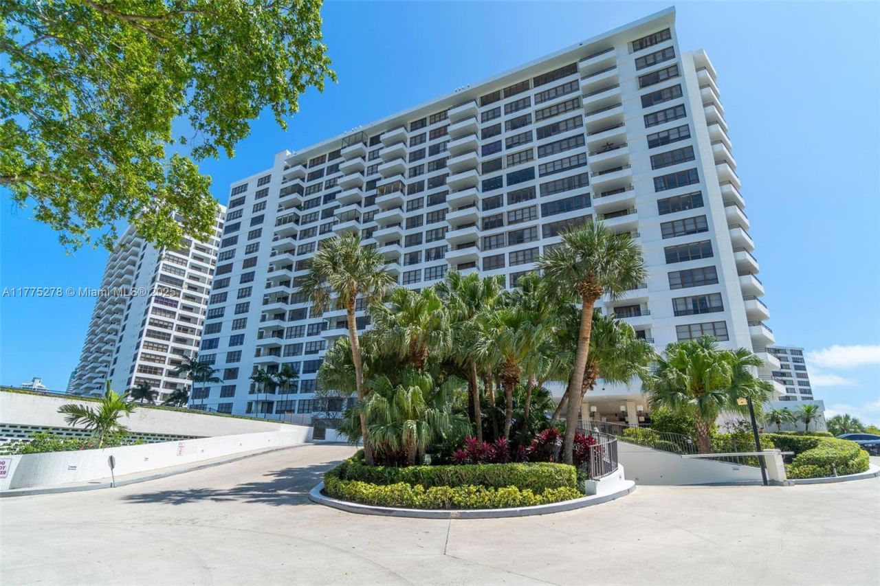 600 Three Islands Blvd, Unit 1207, Hallandale Beach, FL 33009 Photo