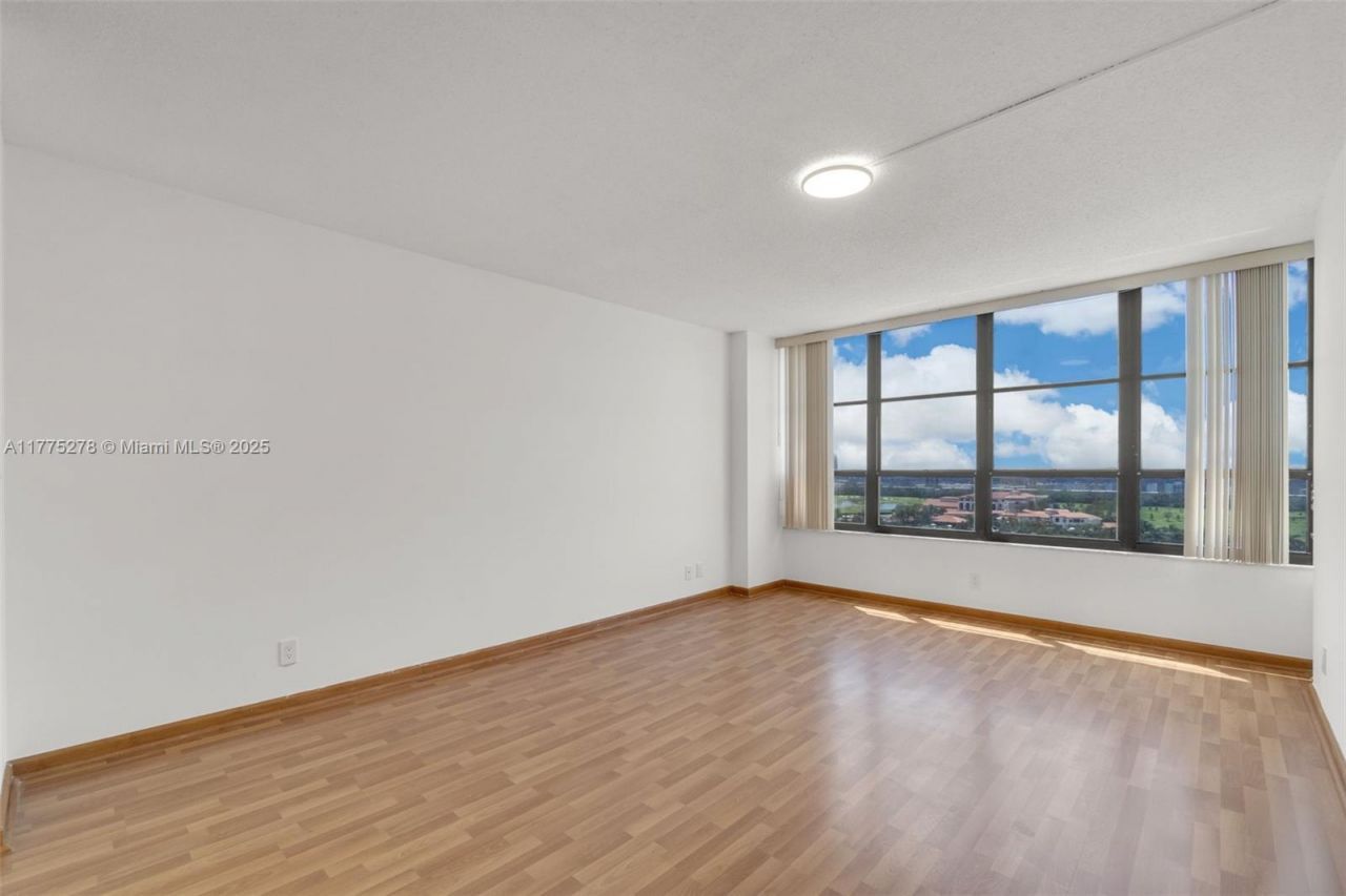 600 Three Islands Blvd, Unit 1207, Hallandale Beach, FL 33009 Photo