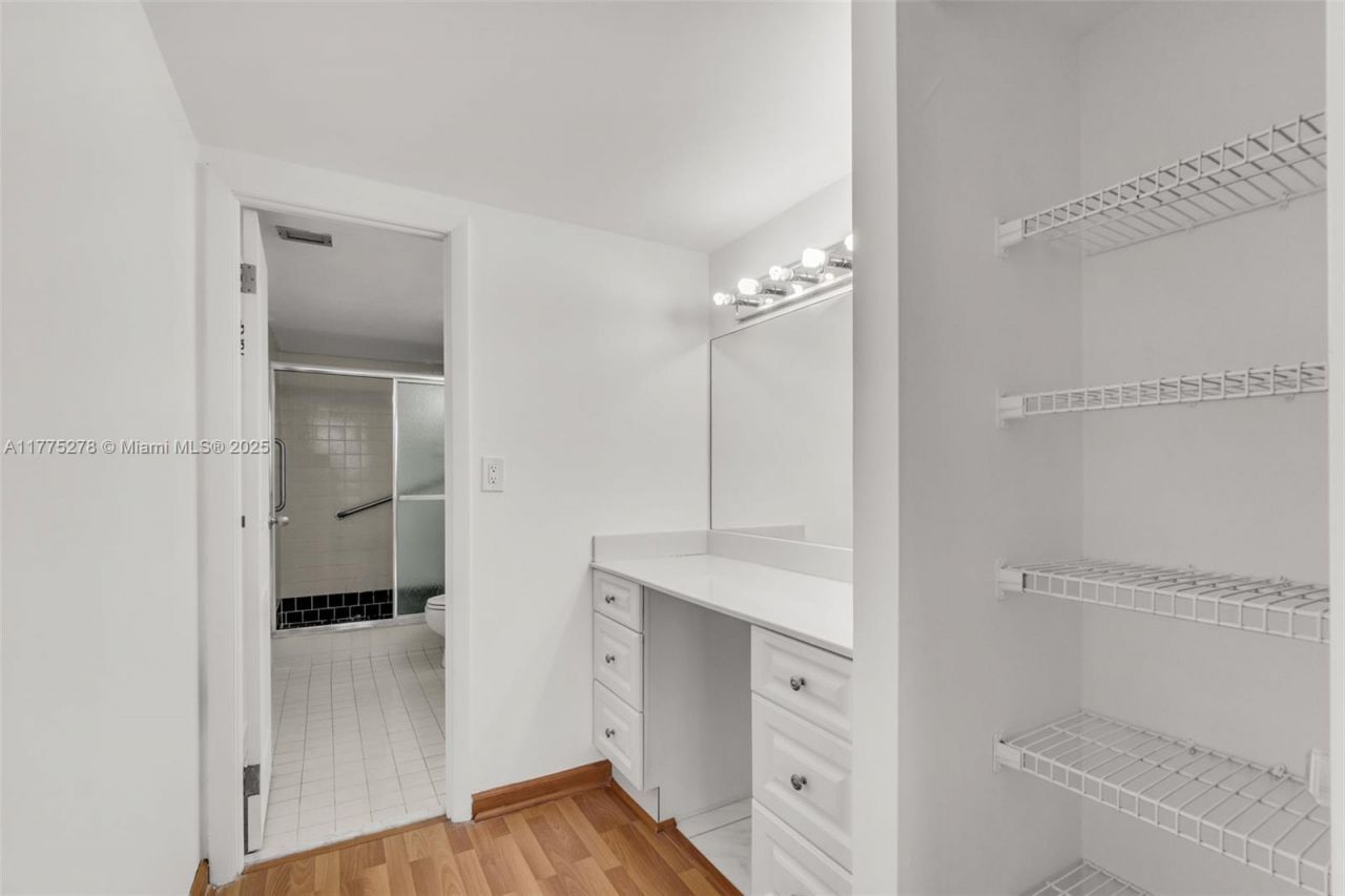 600 Three Islands Blvd, Unit 1207, Hallandale Beach, FL 33009 Photo