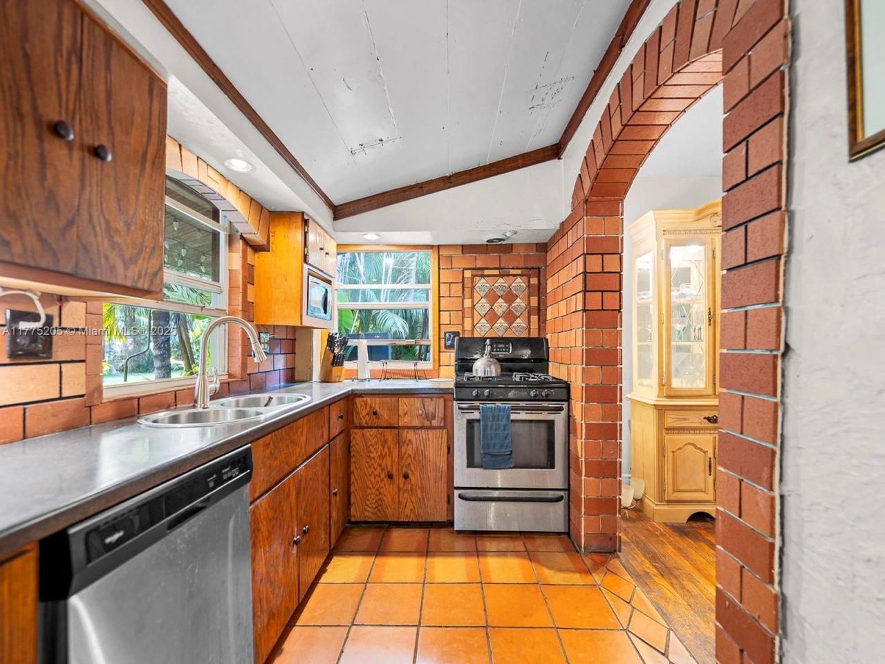 411 SW 1st St, Florida City, FL 33034 Photo