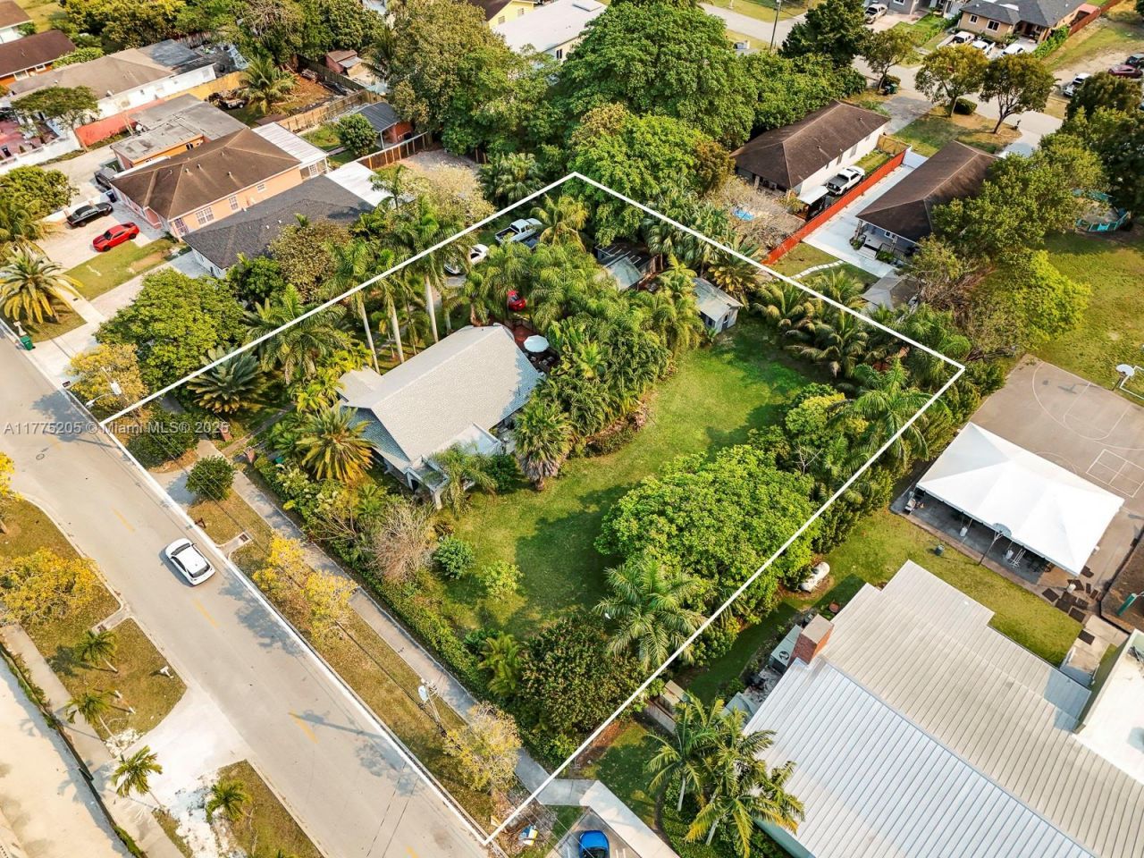 411 SW 1st St, Florida City, FL 33034 Photo