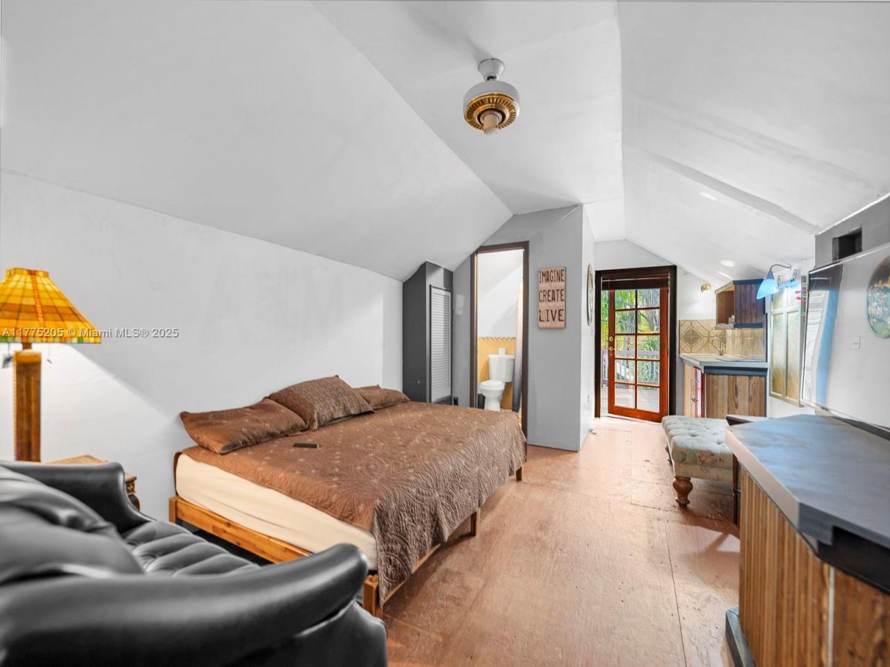 411 SW 1st St, Florida City, FL 33034 Photo