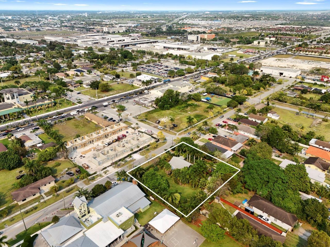 411 SW 1st St, Florida City, FL 33034 Photo