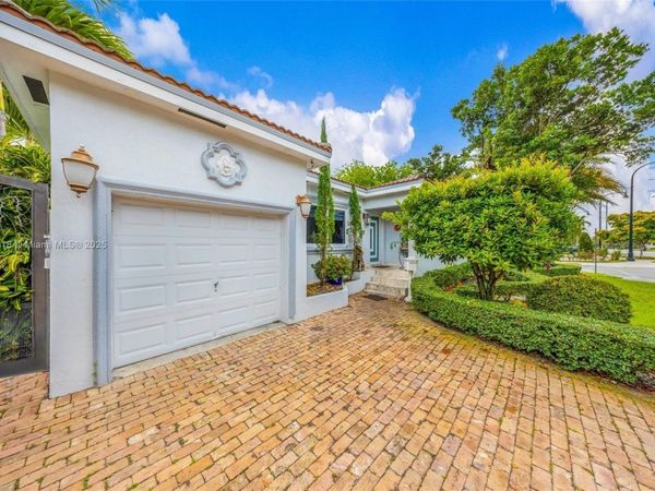 1135 SW 62nd Ave, West Miami, FL 33144