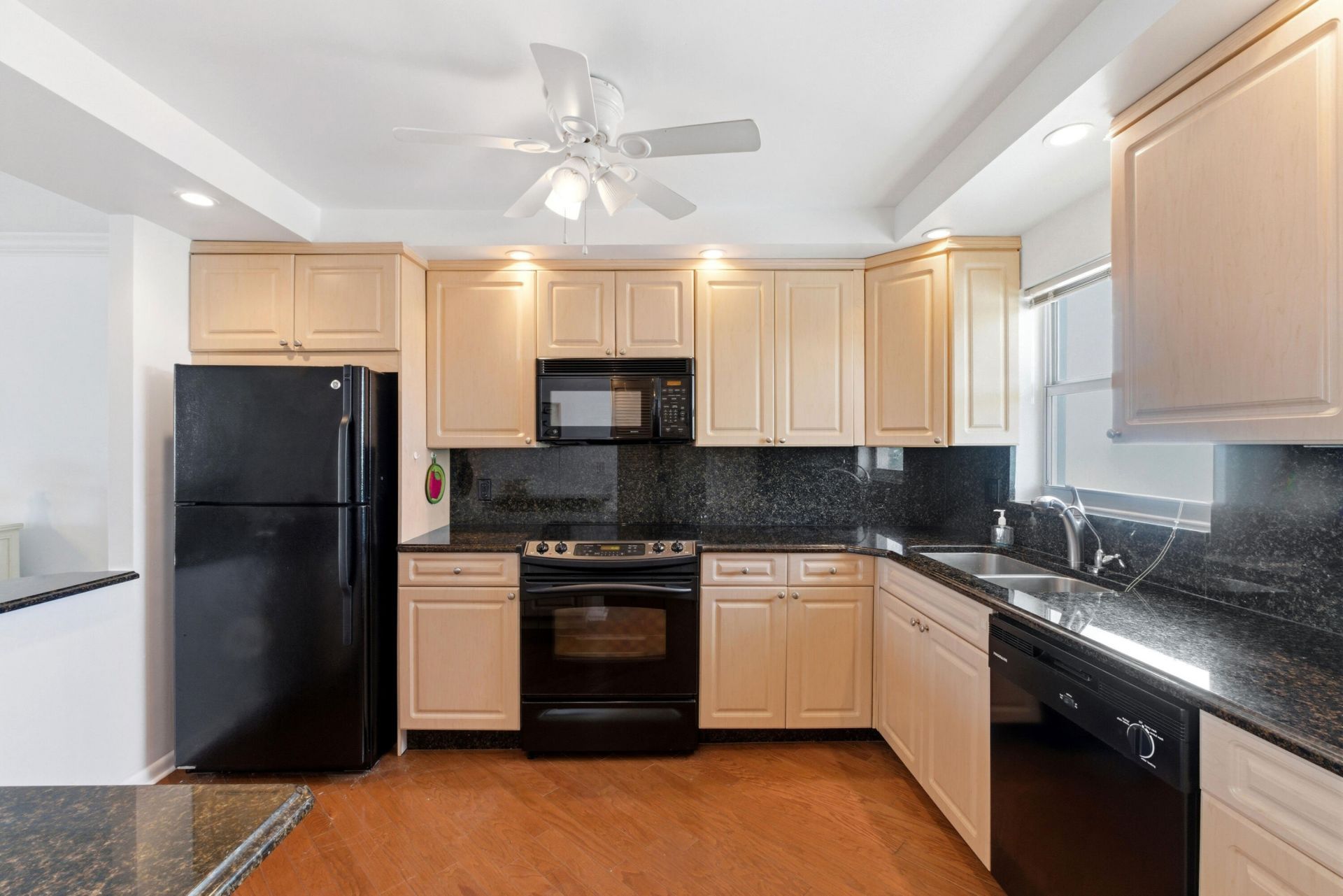 511 Bayshore Drive, Unit 410, Fort Lauderdale, FL 33304 Photo