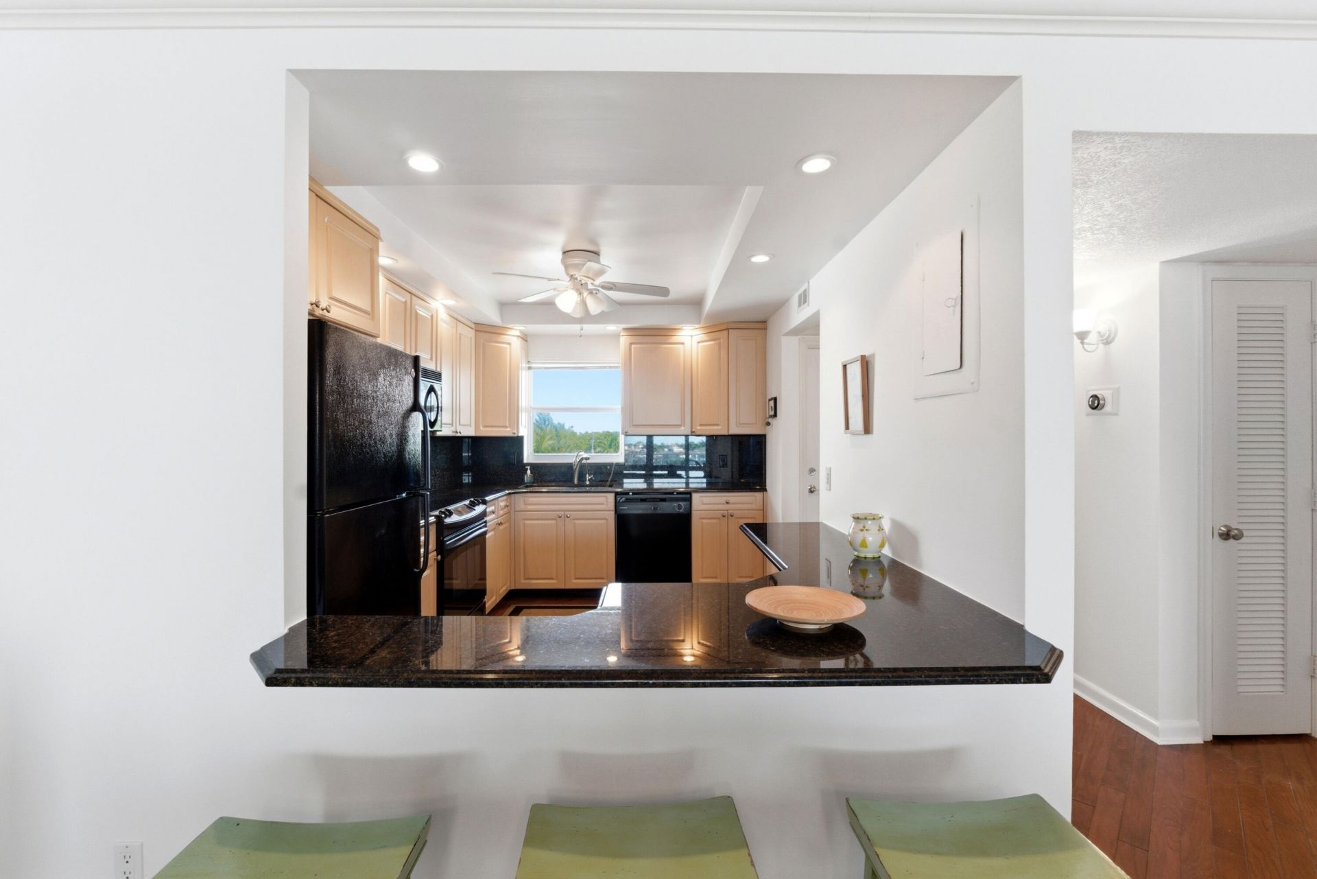 511 Bayshore Drive, Unit 410, Fort Lauderdale, FL 33304 Photo