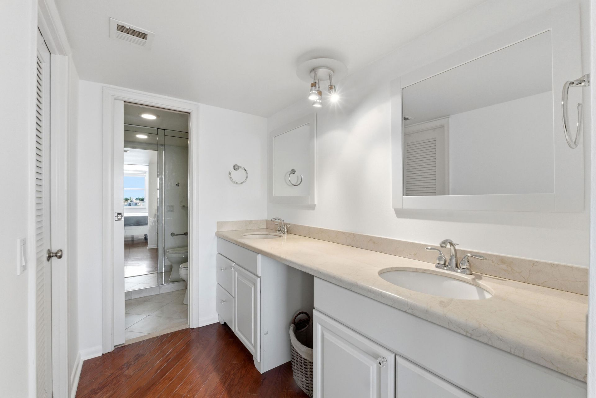 511 Bayshore Drive, Unit 410, Fort Lauderdale, FL 33304 Photo