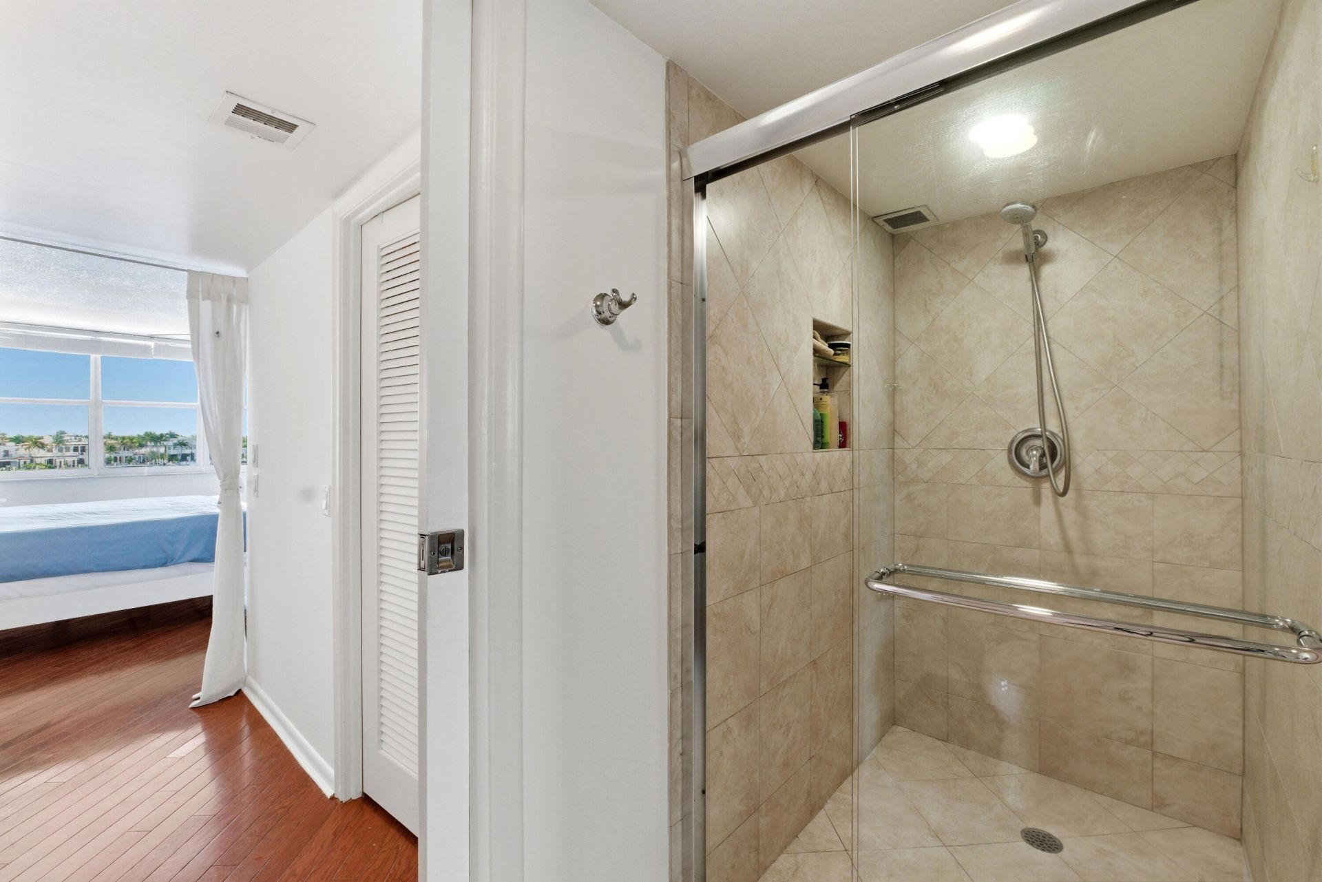 511 Bayshore Drive, Unit 410, Fort Lauderdale, FL 33304 Photo