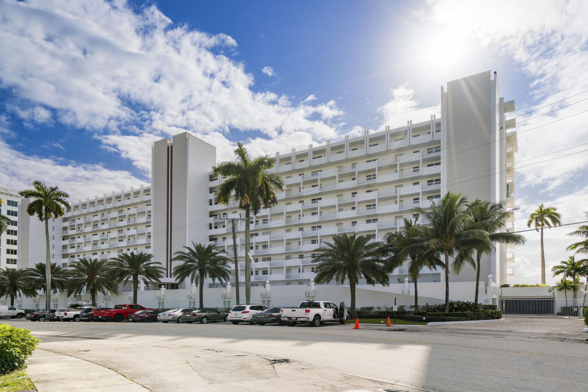 511 Bayshore Drive, Unit 410, Fort Lauderdale, FL 33304 Photo