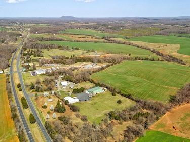 6479 S SEMINOLE TRAIL, LEON, VA 22725