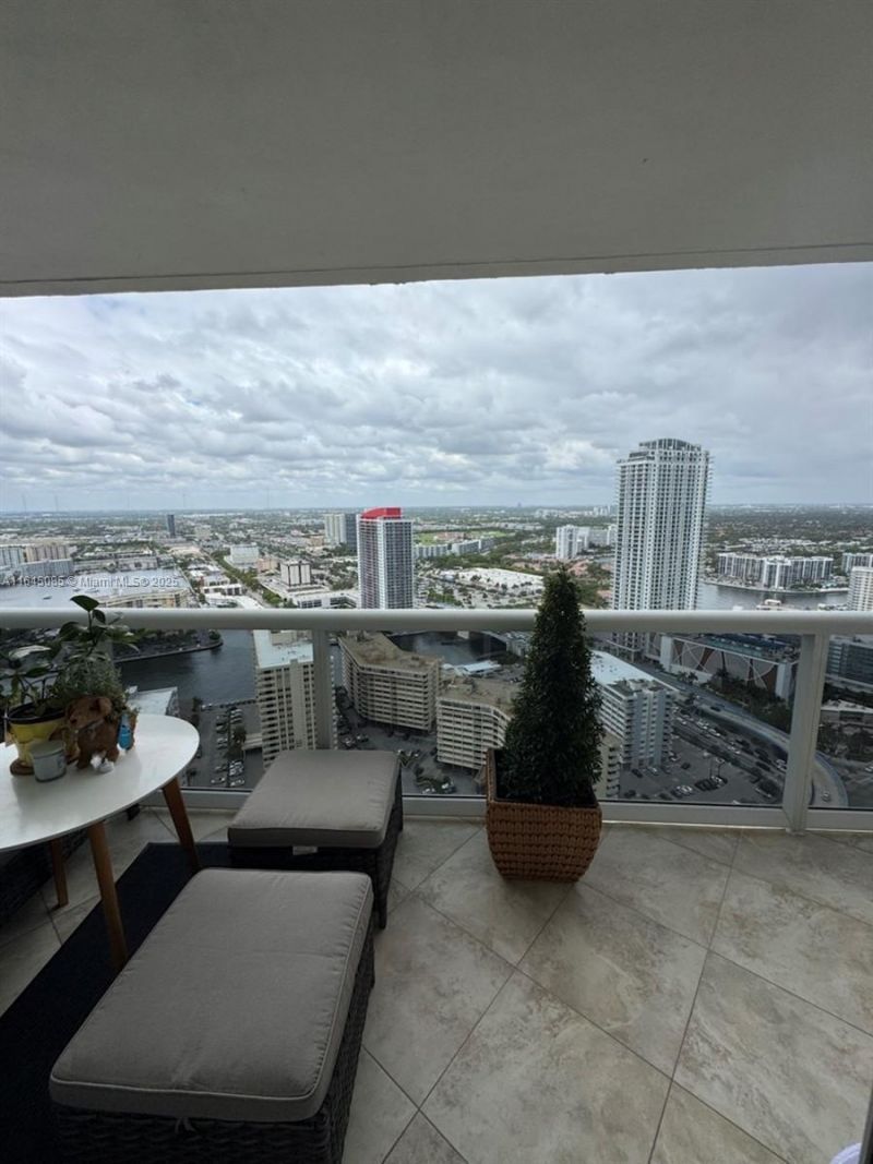 1850 S Ocean Dr, Unit 3809, Hallandale Beach, FL 33009 Photo