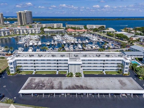 907 Marina Drive, Unit 310, North Palm Beach, FL 33408