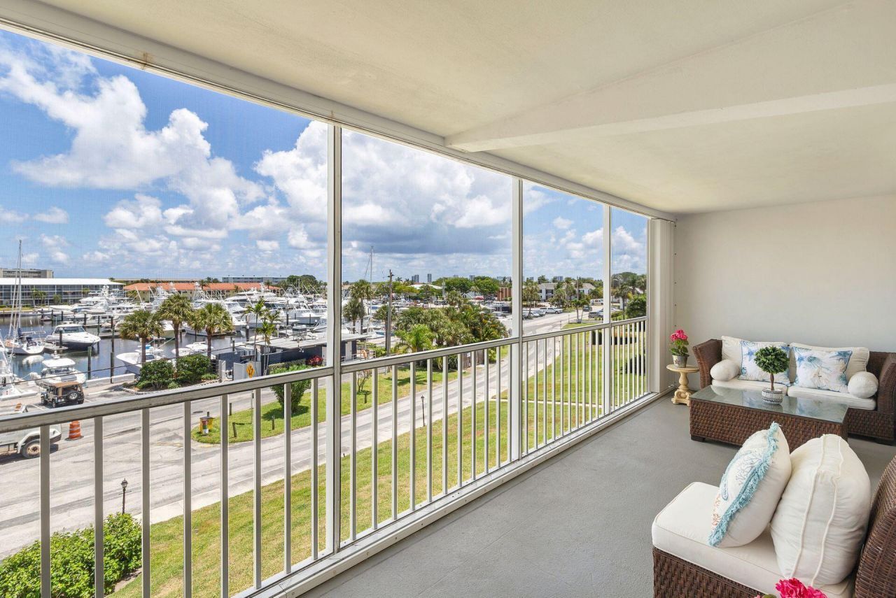 907 Marina Drive, Unit 310, North Palm Beach, FL 33408 Photo