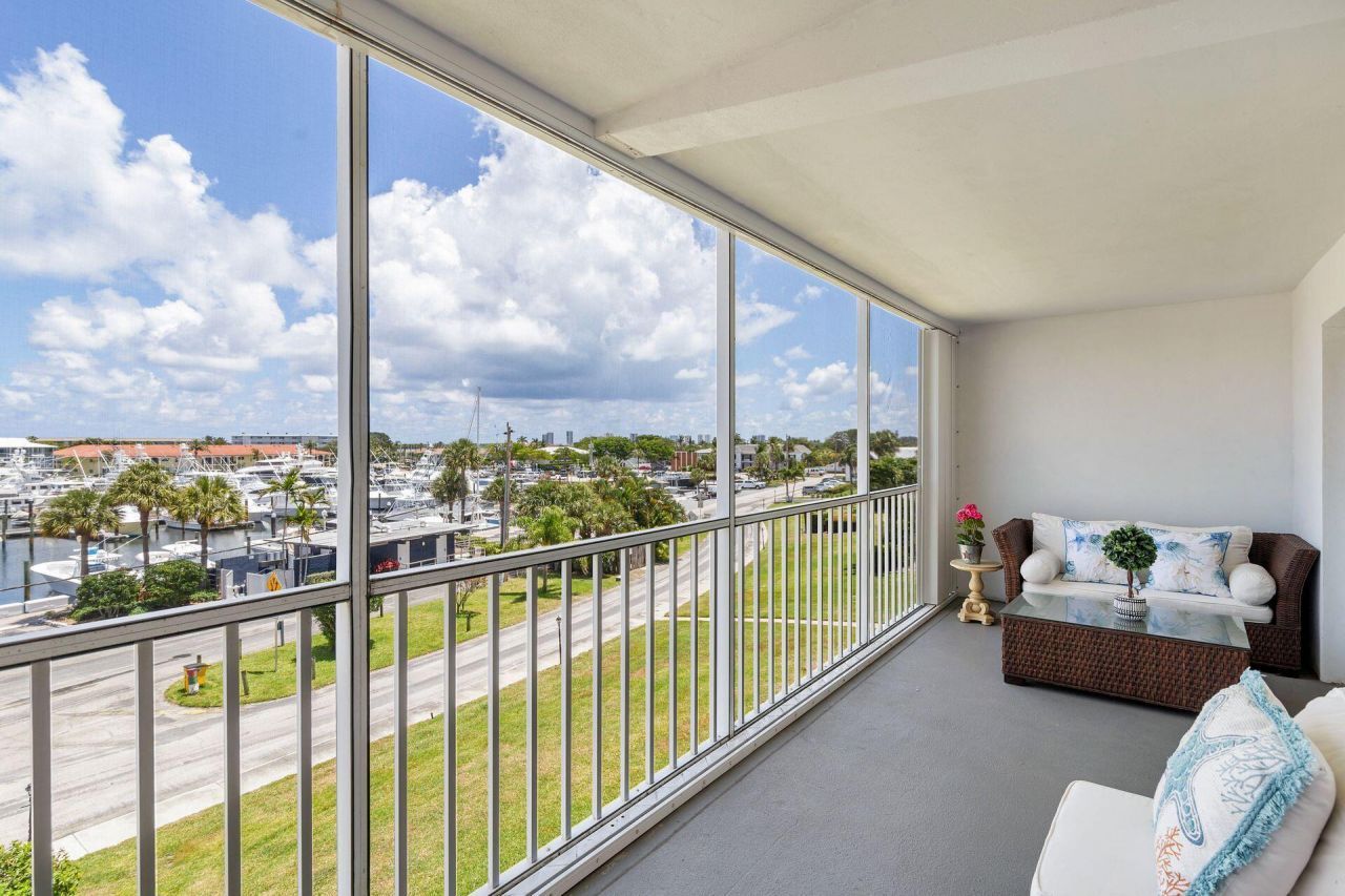 907 Marina Drive, Unit 310, North Palm Beach, FL 33408 Photo