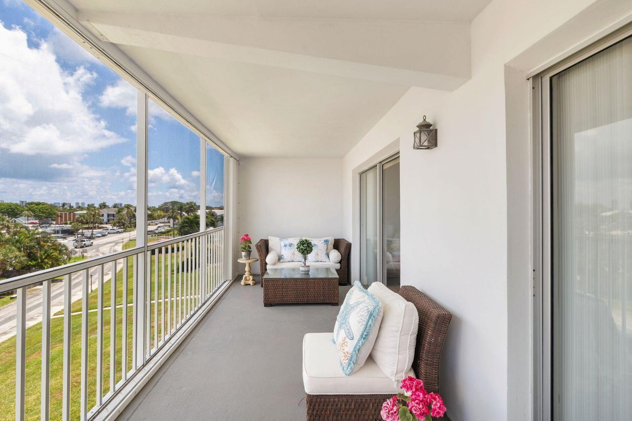 907 Marina Drive, Unit 310, North Palm Beach, FL 33408 Photo