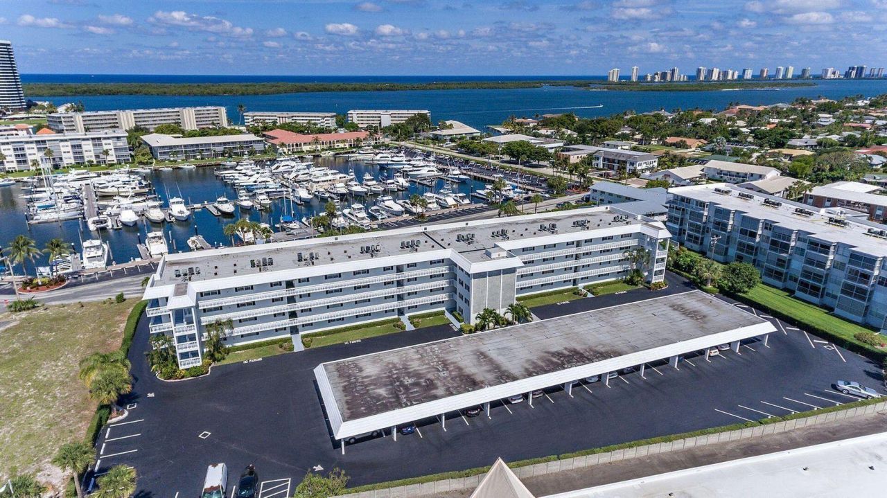 907 Marina Drive, Unit 310, North Palm Beach, FL 33408 Photo