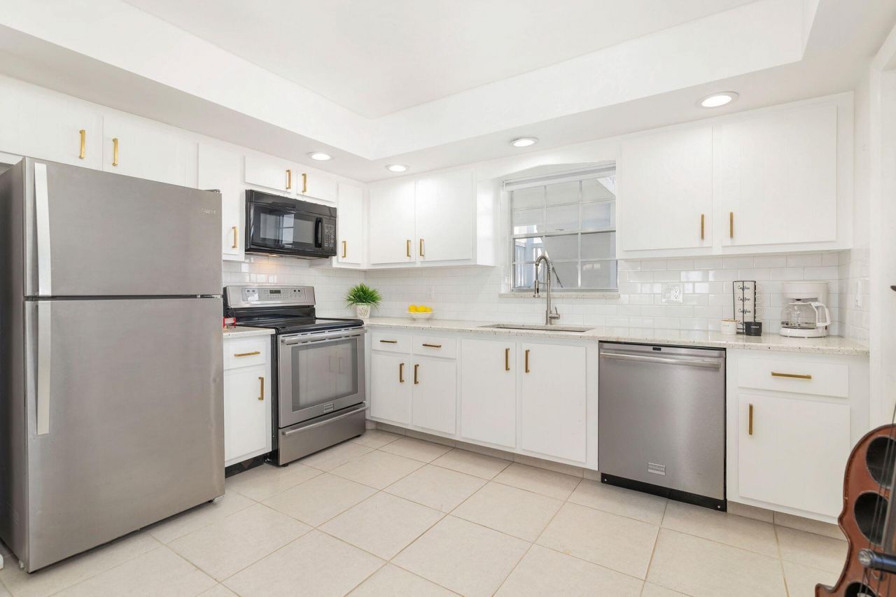 907 Marina Drive, Unit 310, North Palm Beach, FL 33408 Photo