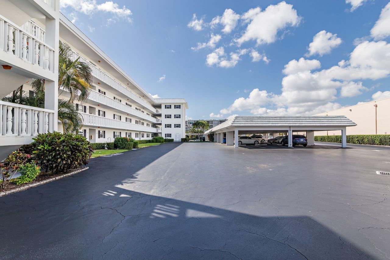 907 Marina Drive, Unit 310, North Palm Beach, FL 33408 Photo