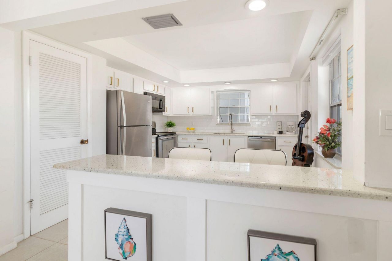 907 Marina Drive, Unit 310, North Palm Beach, FL 33408 Photo