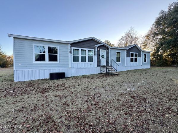 7031 Hamilton Road, Grand Ridge, FL 32442