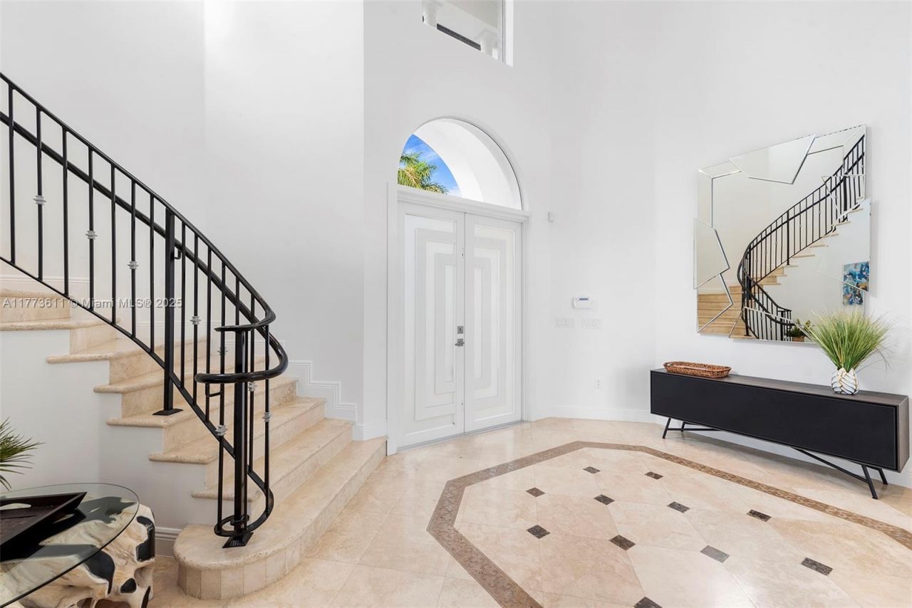 455 Centre Is, Golden Beach, FL 33160 Photo