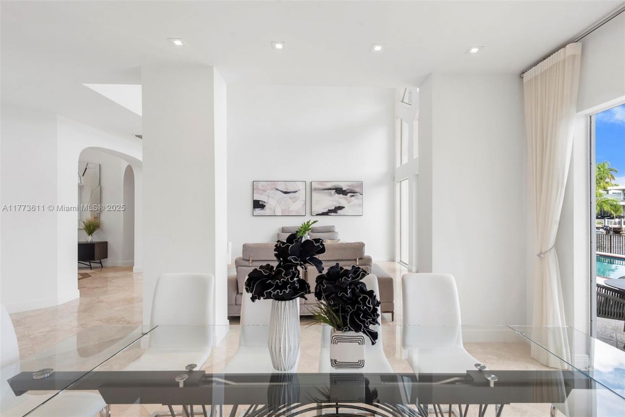 455 Centre Is, Golden Beach, FL 33160 Photo