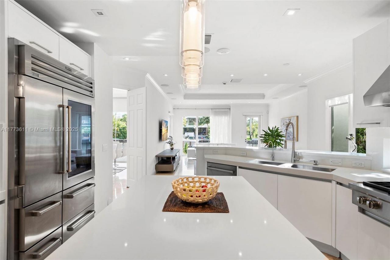 455 Centre Is, Golden Beach, FL 33160 Photo