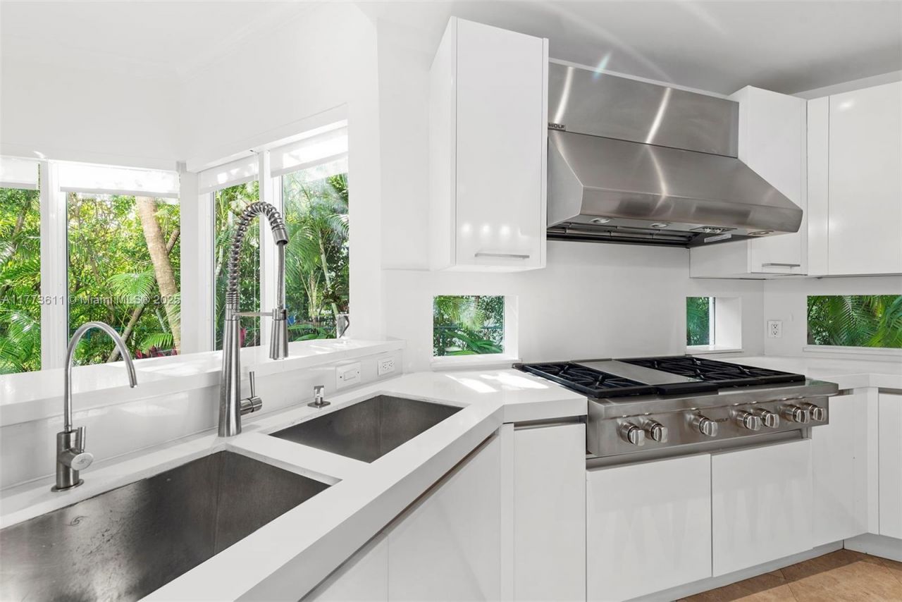 455 Centre Is, Golden Beach, FL 33160 Photo