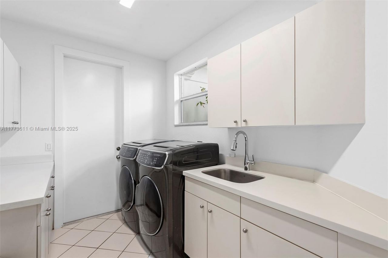 455 Centre Is, Golden Beach, FL 33160 Photo