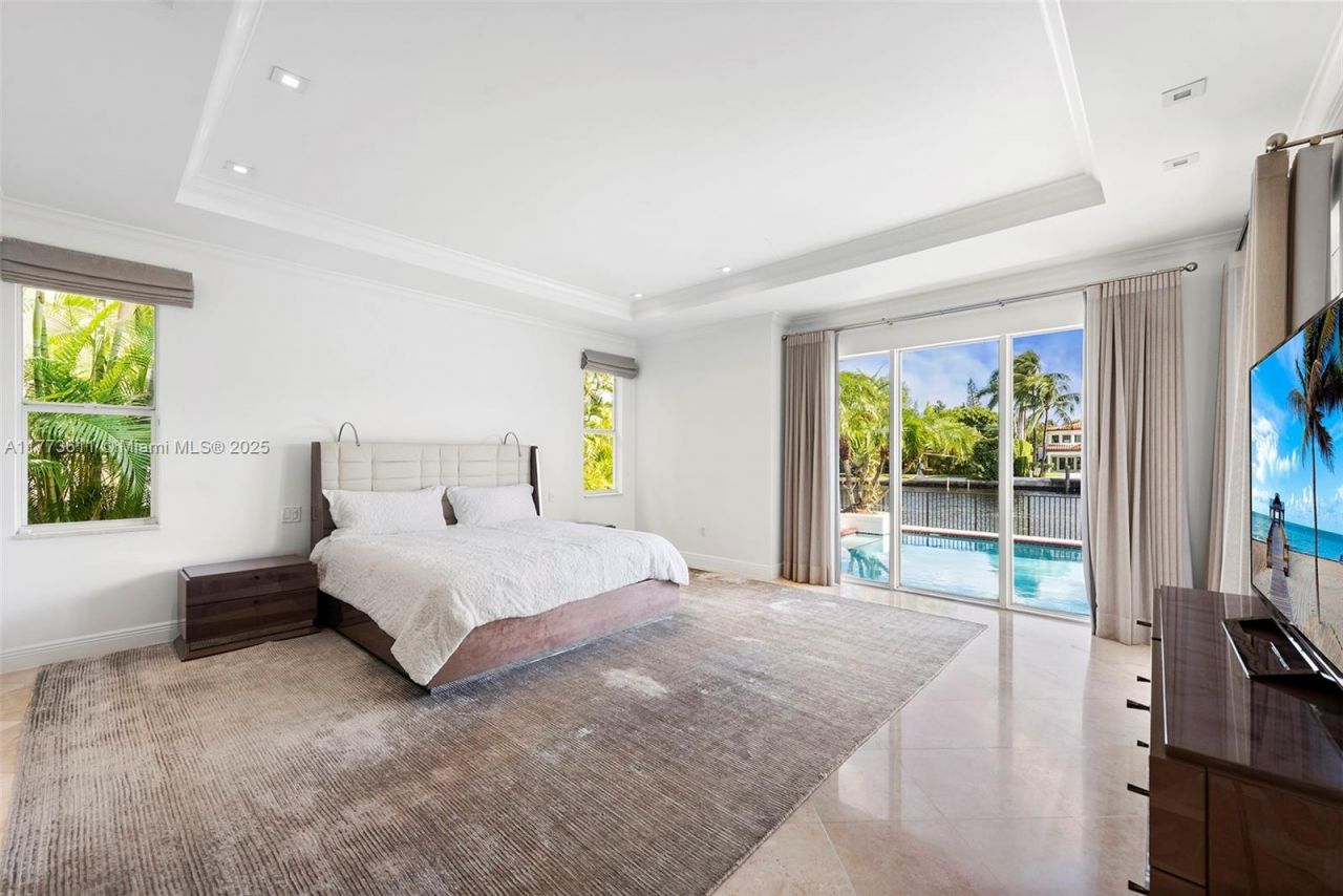 455 Centre Is, Golden Beach, FL 33160 Photo