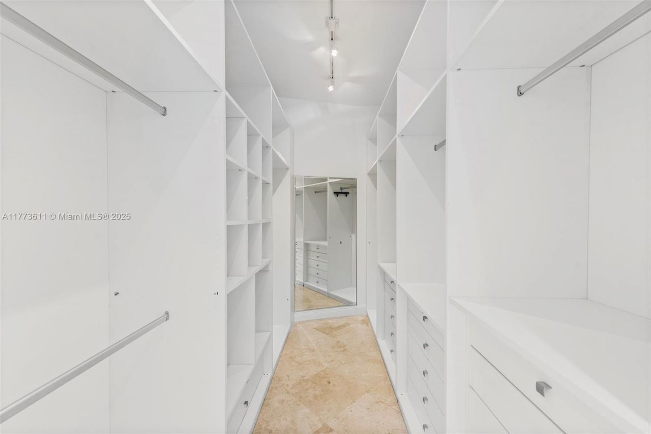 455 Centre Is, Golden Beach, FL 33160 Photo