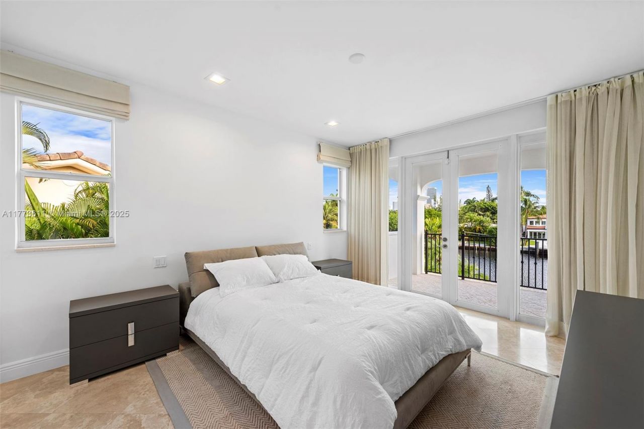 455 Centre Is, Golden Beach, FL 33160 Photo