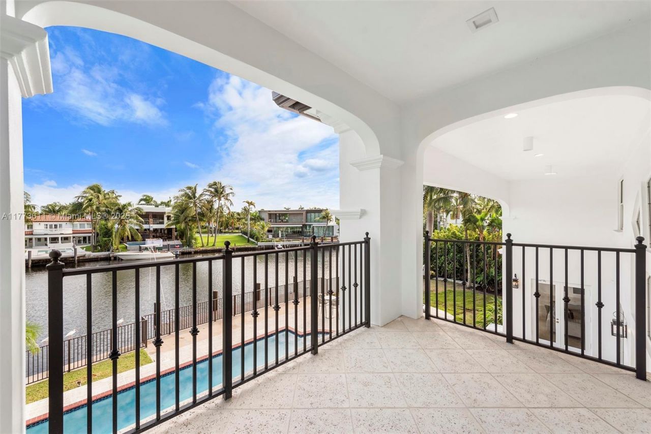 455 Centre Is, Golden Beach, FL 33160 Photo