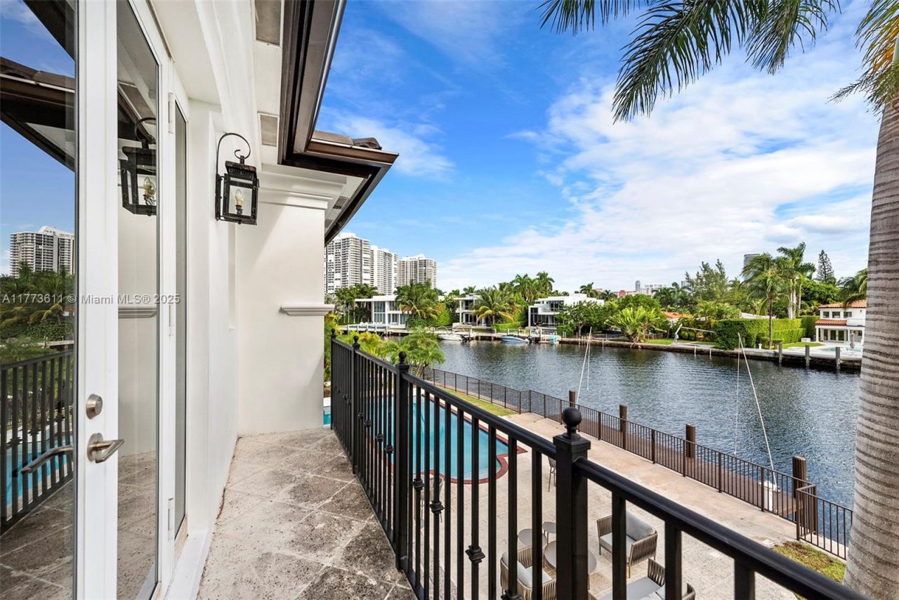 455 Centre Is, Golden Beach, FL 33160 Photo