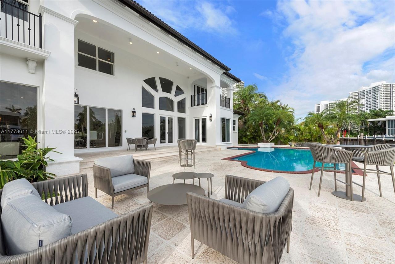 455 Centre Is, Golden Beach, FL 33160 Photo