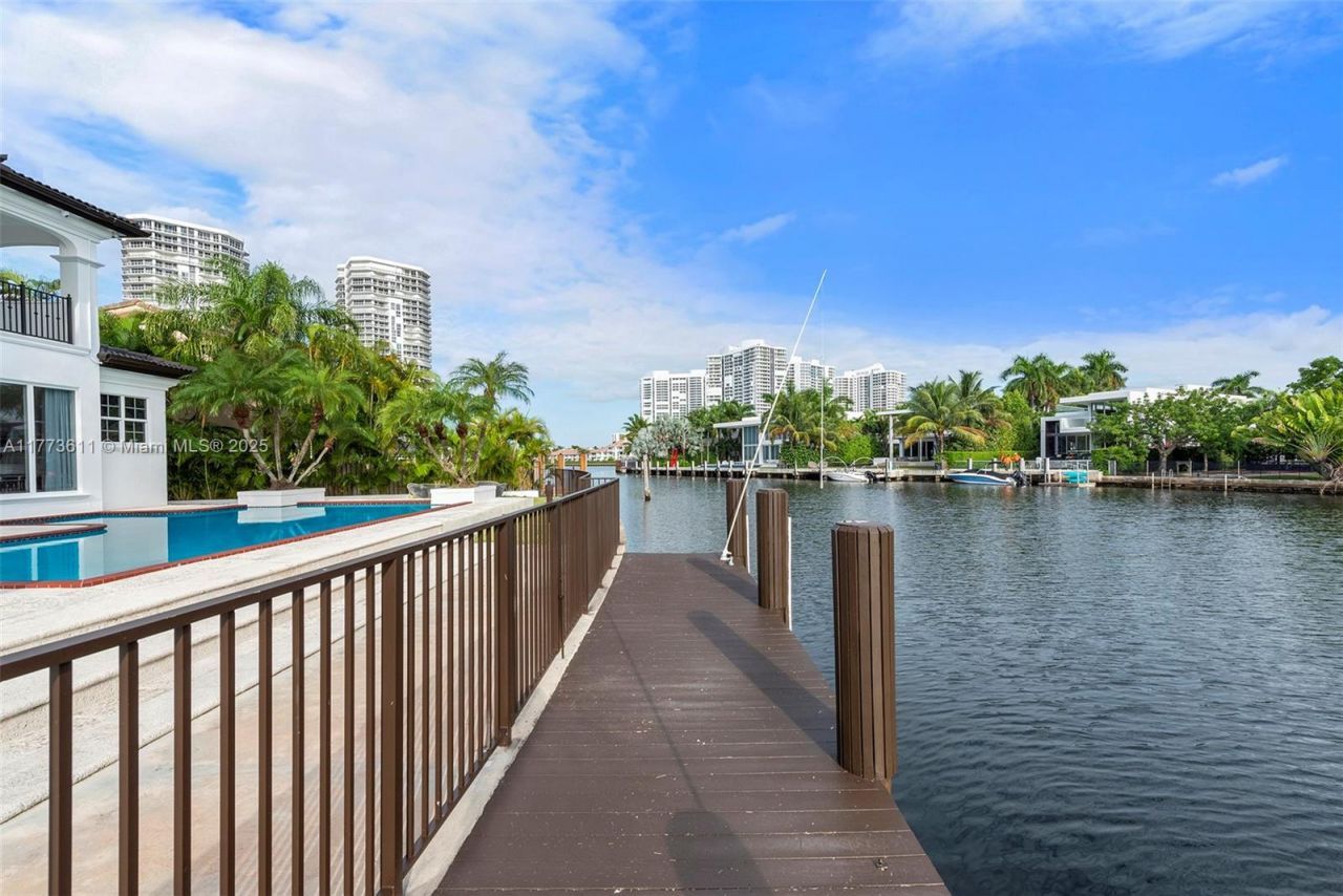 455 Centre Is, Golden Beach, FL 33160 Photo