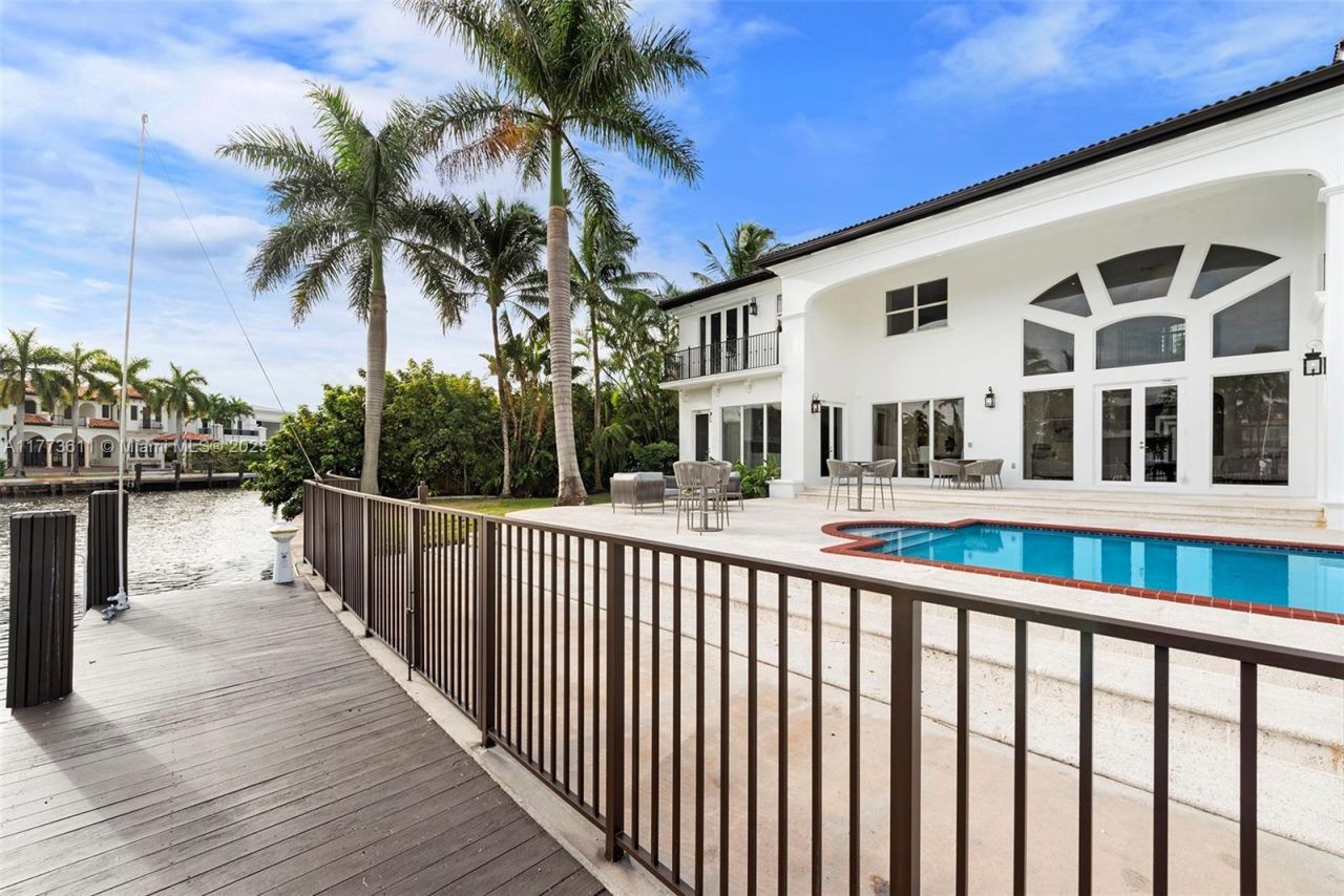 455 Centre Is, Golden Beach, FL 33160 Photo