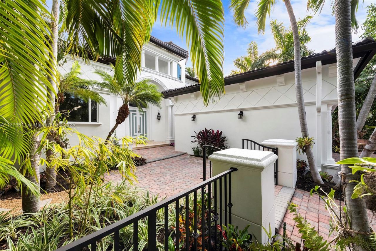 455 Centre Is, Golden Beach, FL 33160 Photo