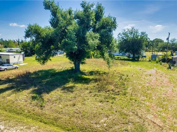 8355 Nault RD, NORTH FORT MYERS, FL 33917