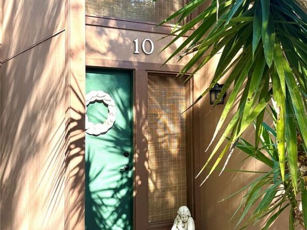 10 OAKMONT COURT, Unit 10, PALM COAST, FL 32137