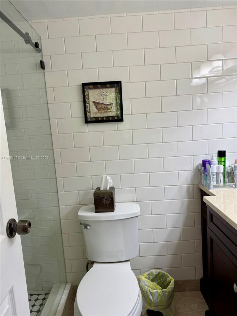 2600 NW 49th Ave, Unit 403, Lauderdale Lakes, FL 33313 Photo