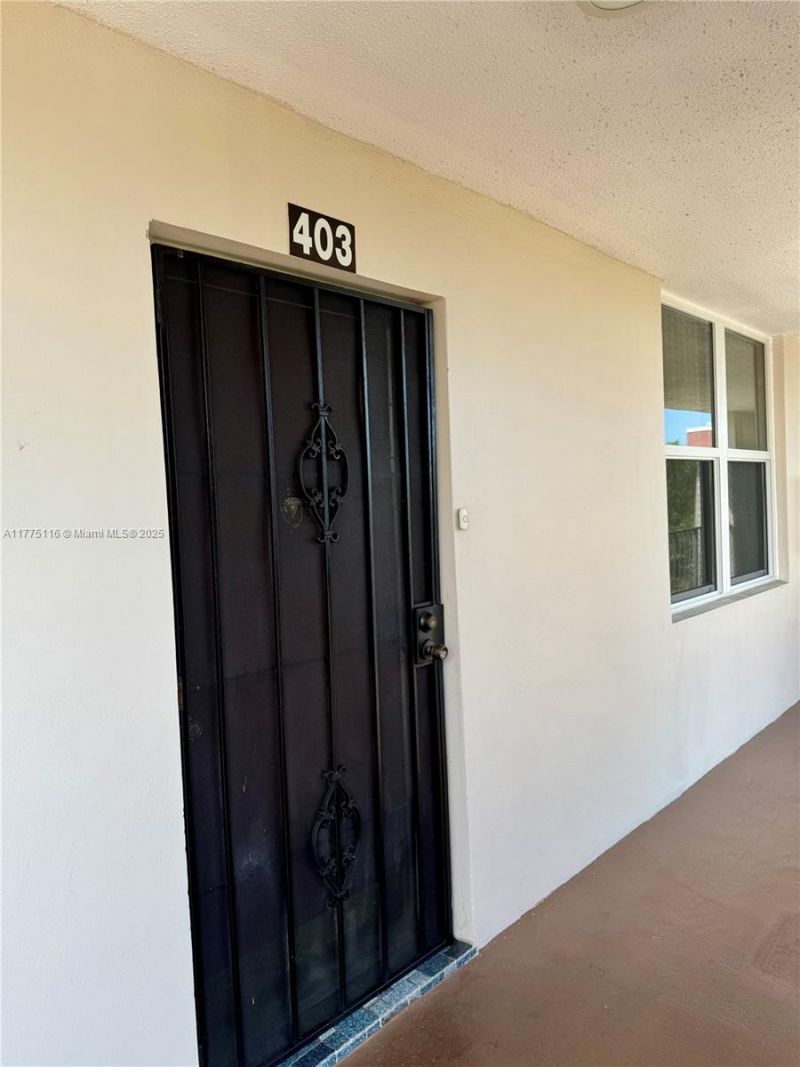 2600 NW 49th Ave, Unit 403, Lauderdale Lakes, FL 33313 Photo